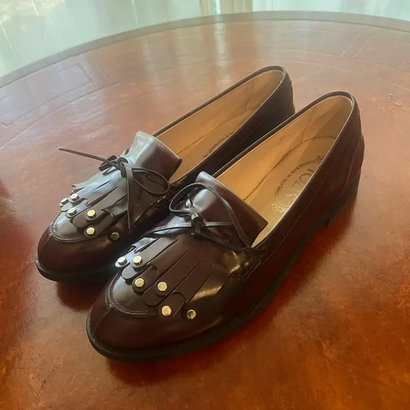 TOD'S Burgundy Leather Kiltie Loafers with Stud Detail - Picture 4 of 8